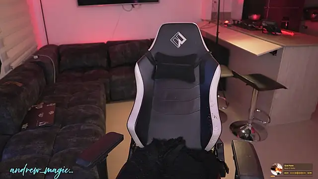 Snapshot of andrea_magic69 chatting on November 29, 2025, 11:10 am andrea magic69 online show from November 29, 2025, 11:10 am