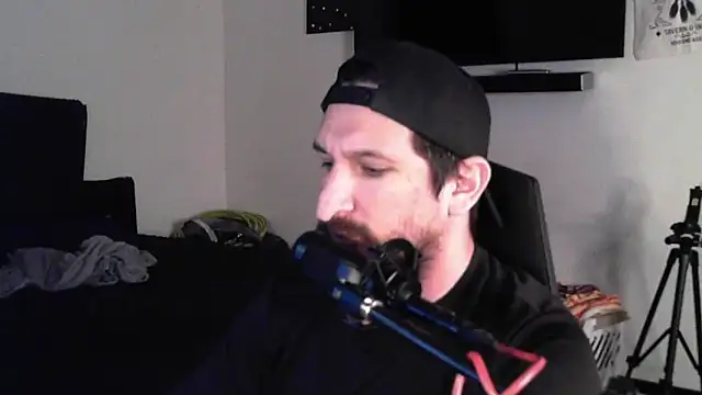 Snapshot of DevilPup75_ chatting on September 10, 2025, 12:09 am DevilPup75  online show from September 10, 2025, 12:09 am