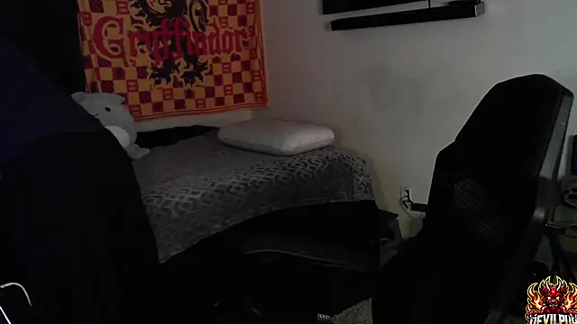 Snapshot of DevilPup75_ chatting on September 27, 2025, 11:33 pm DevilPup75  online show from September 27, 2025, 11:33 pm