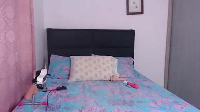 Tiiana online show from April 5, 2026, 11:11 pm