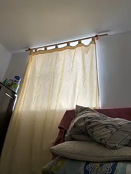 Snapshot of Valen1800 chatting on November 13, 2025, 7:07 pm Valen1800 online show from November 13, 2025, 7:07 pm