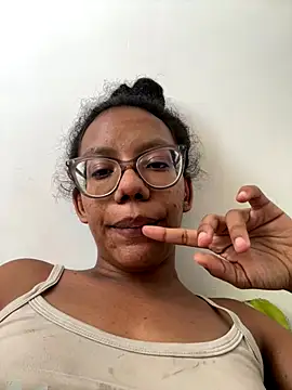 Snapshot of Valen1800 chatting on December 4, 2025, 6:51 pm Valen1800 online show from December 4, 2025, 6:51 pm