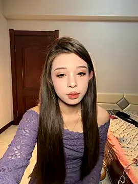 tuanzi125216 online show from November 14, 2025, 2:43 pm