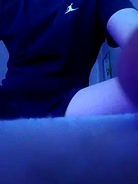 Snapshot of Thoma9034 chatting on October 31, 2025, 9:43 pm Thoma9034 online show from October 31, 2025, 9:43 pm