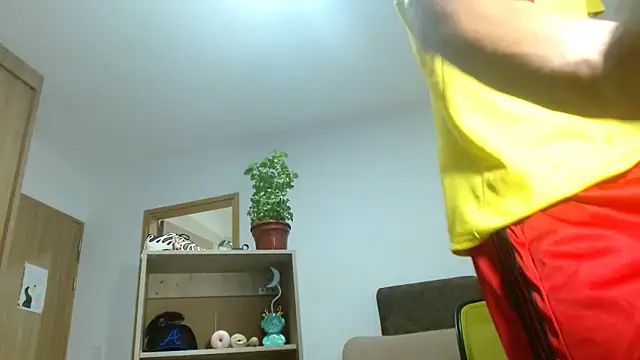 Snapshot of skinny23cm chatting on September 26, 2025, 11:39 am skinny23cm online show from September 26, 2025, 11:39 am