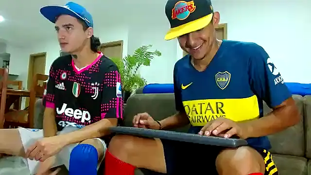 Snapshot of skinny23cm chatting on February 7, 2025, 9:26 am skinny23cm online show from February 7, 2025, 9:26 am