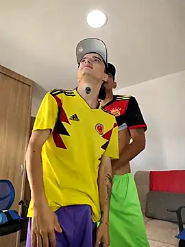 Snapshot of skinny23cm chatting on September 22, 2025, 9:21 pm skinny23cm online show from September 22, 2025, 9:21 pm