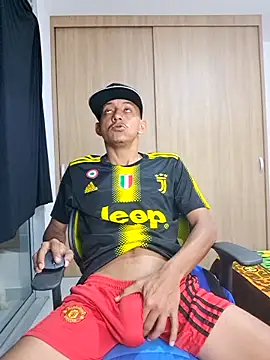 Snapshot of skinny23cm chatting on March 11, 2025, 9:13 am skinny23cm online show from March 11, 2025, 9:13 am