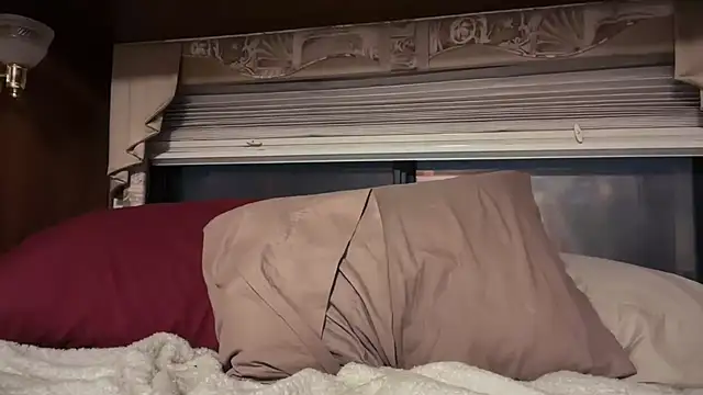 DERTYLAY online show from February 18, 2026, 5:53 pm