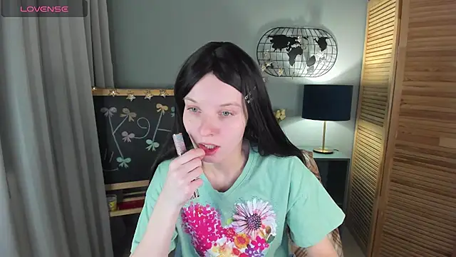 Madelaineses online show from November 29, 2025, 10:04 am