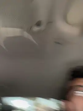 Dwizzlerperizzlee online show from April 19, 2026, 6:32 pm