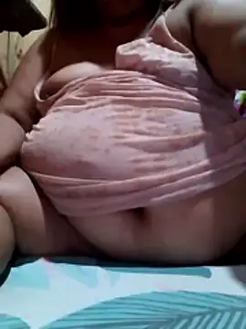 Huge mama69 online show from December 18, 2025, 2:32 pm