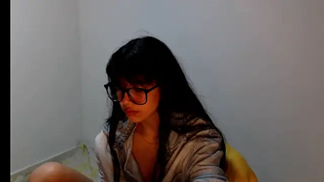 Snapshot of meganmiauu chatting on June 17, 2026, 1:05 am meganmiauu online show from June 17, 2026, 1:05 am