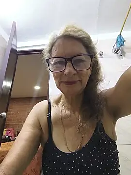 Snapshot of MaryeLunna chatting on July 23, 2026, 11:07 am MaryeLunna online show from July 23, 2026, 11:07 am
