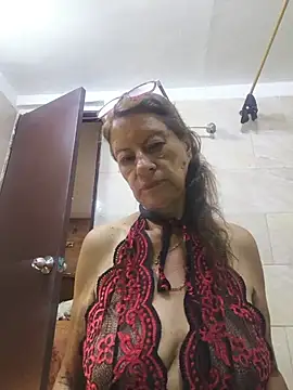 Snapshot of MaryeLunna chatting on August 4, 2026, 11:37 am MaryeLunna online show from August 4, 2026, 11:37 am