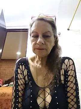 Snapshot of MaryeLunna chatting on July 21, 2026, 11:33 am MaryeLunna online show from July 21, 2026, 11:33 am