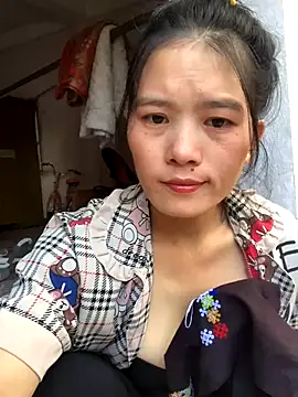 Snapshot of Maymay97 chatting on October 9, 2025, 9:10 am Maymay97 online show from October 9, 2025, 9:10 am