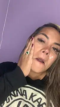 EmilyDuran  online show from February 12, 2026, 12:43 am