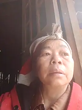 VangLe73 online show from December 3, 2025, 4:13 am