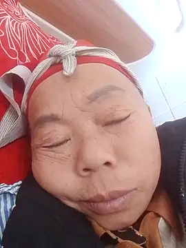 Snapshot of VangLe73 chatting on December 22, 2025, 3:06 am VangLe73 online show from December 22, 2025, 3:06 am