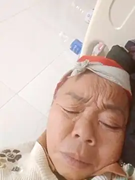 Snapshot of VangLe73 chatting on December 21, 2025, 12:51 pm VangLe73 online show from December 21, 2025, 12:51 pm