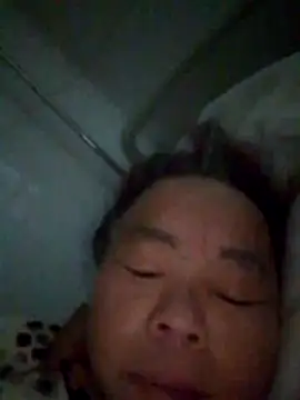 Snapshot of VangLe73 chatting on December 22, 2025, 10:43 pm VangLe73 online show from December 22, 2025, 10:43 pm