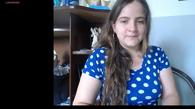 Pregnant Kloe online show from April 12, 2026, 3:37 pm