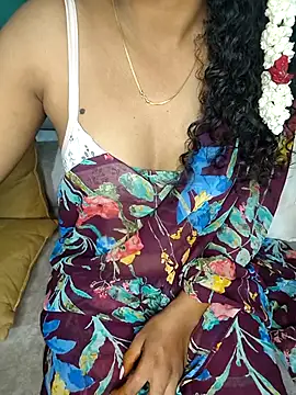 Snapshot of Tamilpallavi chatting on November 22, 2025, 11:09 am Tamilpallavi online show from November 22, 2025, 11:09 am