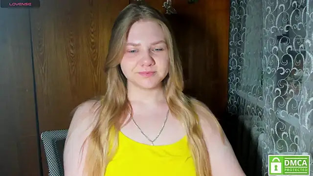 AlinaMors online show from April 22, 2026, 10:49 pm