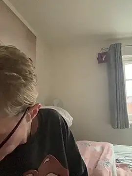 Curvy-Jinx online show from November 1, 2025, 3:28 pm