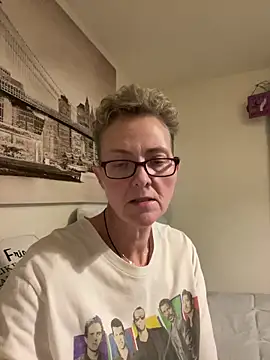 Curvy-Jinx online show from January 15, 2026, 8:29 am