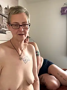 Curvy-Jinx online show from December 5, 2025, 10:03 am