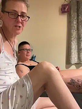 Curvy-Jinx online show from February 3, 2026, 9:09 pm