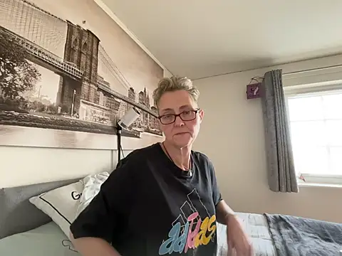 Curvy-Jinx online show from March 25, 2026, 12:04 pm