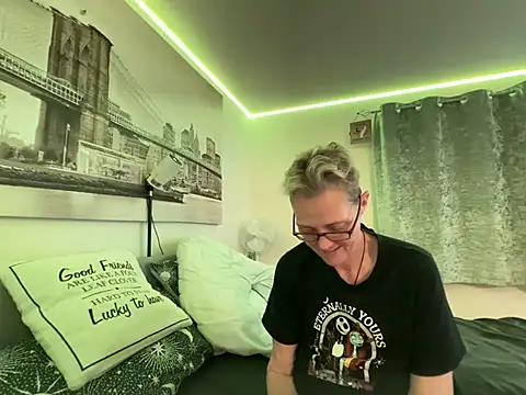 Curvy-Jinx online show from March 28, 2026, 9:05 pm