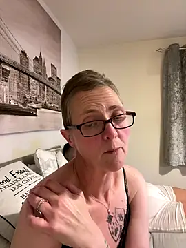 Curvy-Jinx online show from October 23, 2025, 7:45 pm