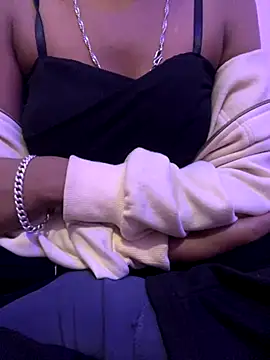 sakshi5533 online show from December 4, 2025, 5:12 pm