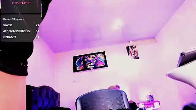 Rossedewitt  online show from April 14, 2026, 6:24 pm