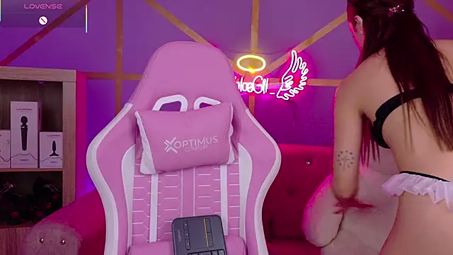 Chloegi   online show from October 9, 2025, 12:38 pm