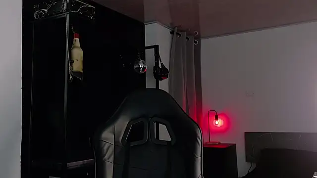 Angelabl0odborne online show from October 10, 2025, 7:36 pm