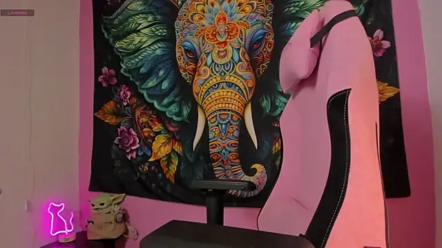 Snapshot of Alice_VIP chatting on November 1, 2025, 12:39 am Alice VIP online show from November 1, 2025, 12:39 am