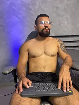 vincentjaxon online show from April 18, 2026, 7:58 pm