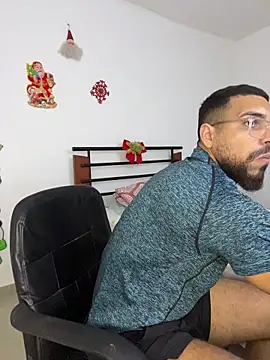 Snapshot of vincentjaxon chatting on December 4, 2025, 6:40 pm vincentjaxon online show from December 4, 2025, 6:40 pm