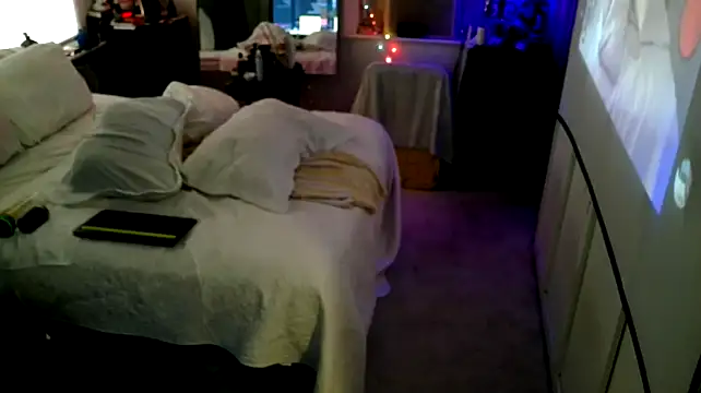 Luv2SuckBWC92 online show from October 16, 2025, 2:03 pm