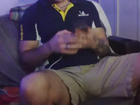 Luv2SuckBWC92 online show from September 10, 2025, 6:12 am