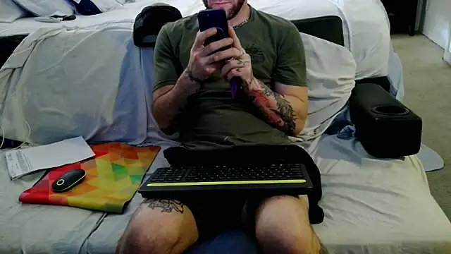 Luv2SuckBWC92 online show from October 6, 2025, 9:04 pm