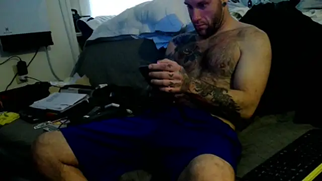 Luv2SuckBWC92 online show from December 5, 2025, 4:05 pm