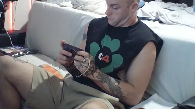 Luv2SuckBWC92 online show from September 14, 2025, 1:39 am