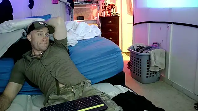 Luv2SuckBWC92 online show from September 23, 2025, 2:07 am