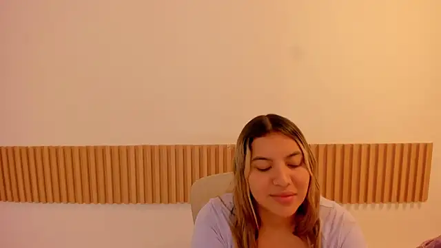 Snapshot of OliviaSweett chatting on July 15, 2026, 6:37 pm OliviaSweett online show from July 15, 2026, 6:37 pm
